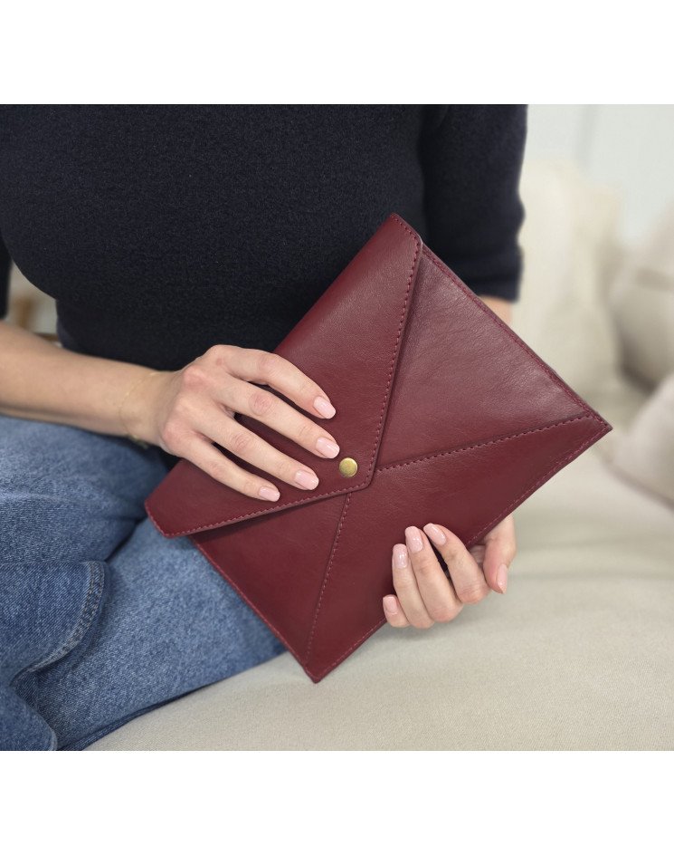 The Wallet Clutch