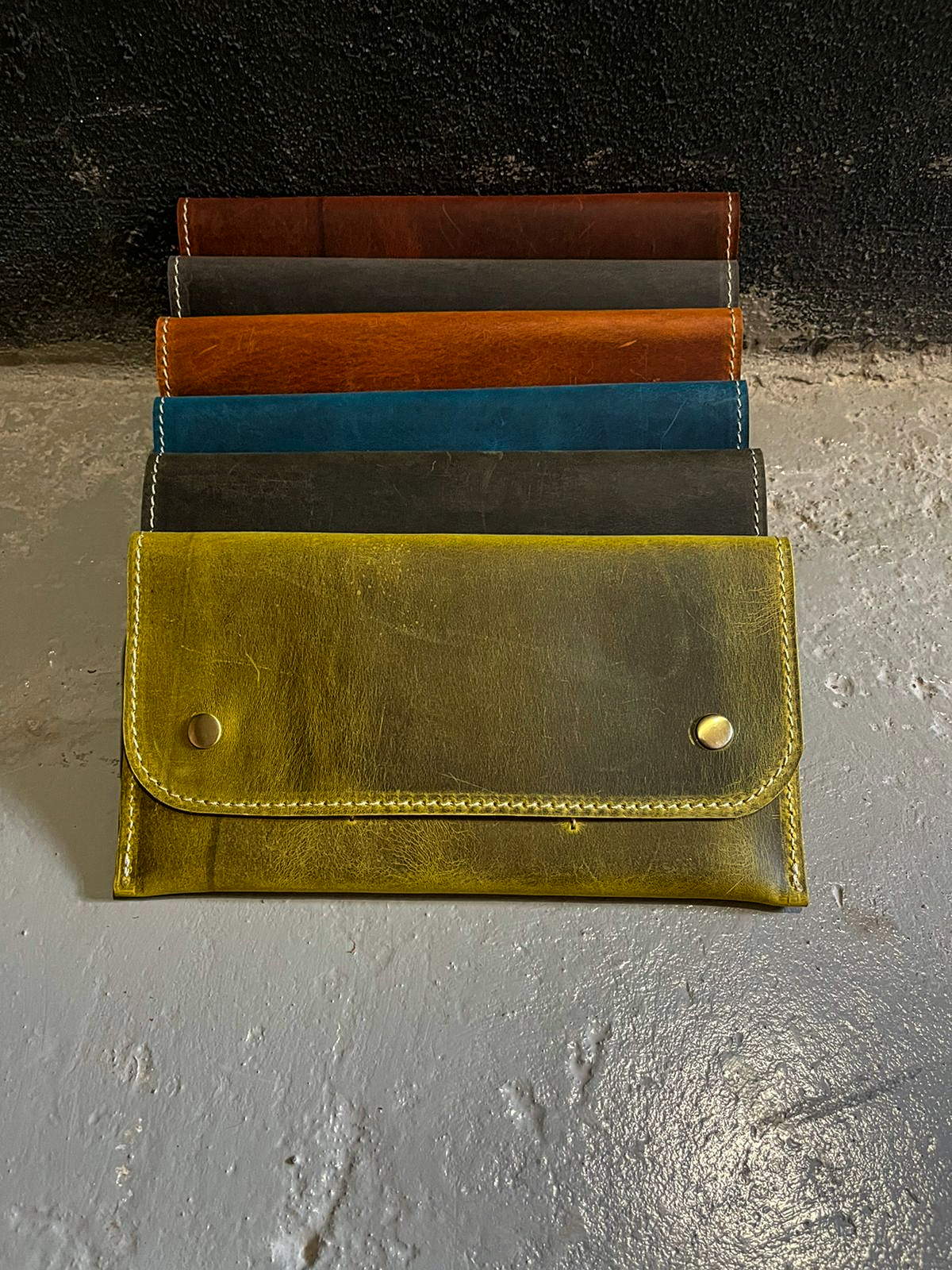 Hand wallet clutch